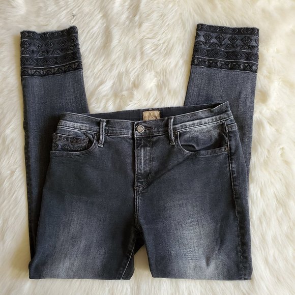 Driftwood Jackie Embroidered Hem Jeans Size 28 EUC - Picture 7 of 16